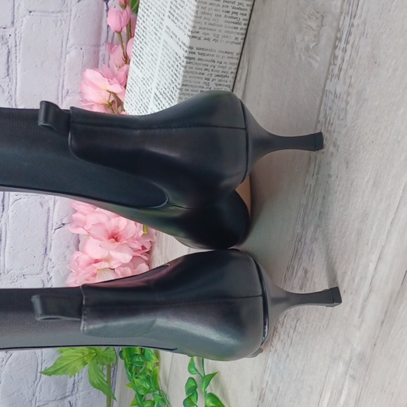 Ann Taylor Black Ankle Boots - Picture 5 of 11